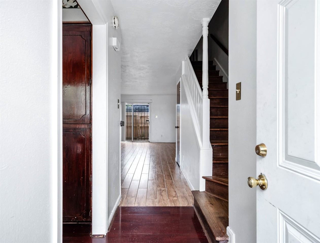 1609 Mapleton Dr #1609 - Photo 3 of 21