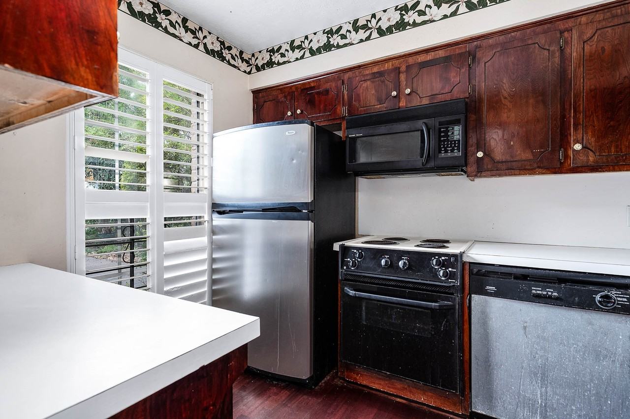 1609 Mapleton Dr #1609 - Photo 5 of 21