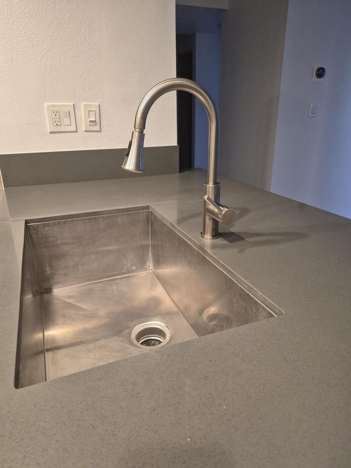 Undisclosed Address #600-502 - Photo 3 of 22