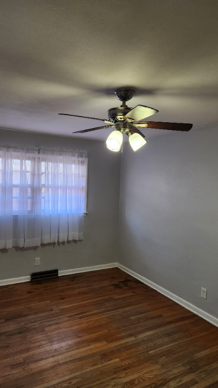 2221 2223 7Th Ave #2223UNIT4 - Photo 5 of 6