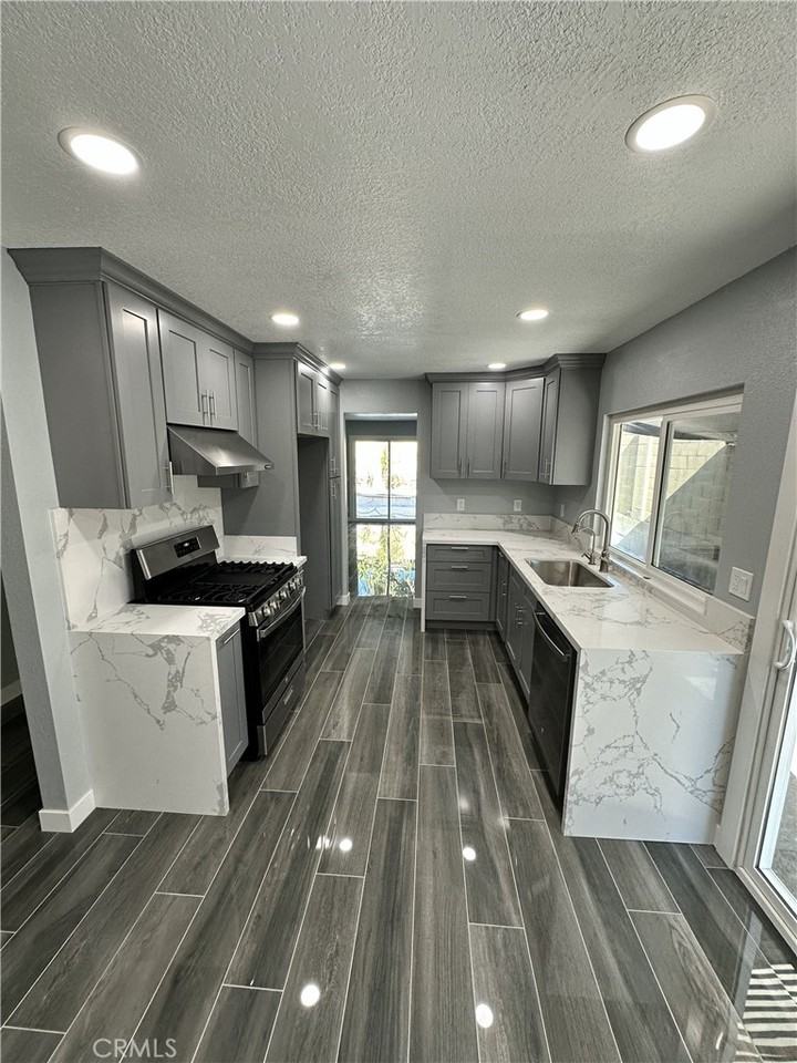 1825 Skywood St #1825 - Photo 4 of 6