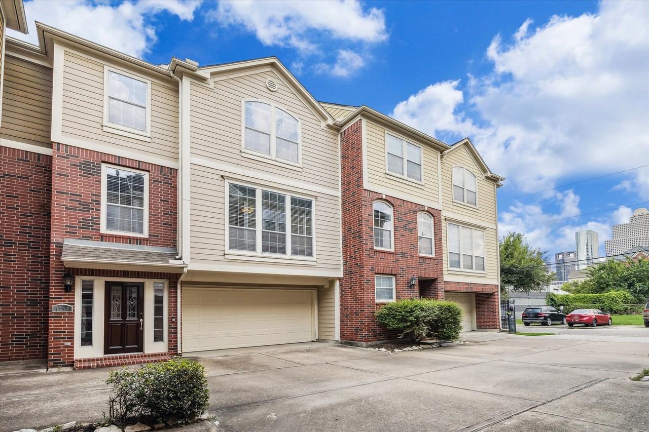 1714 Bailey St #1714 - Photo 3 of 27