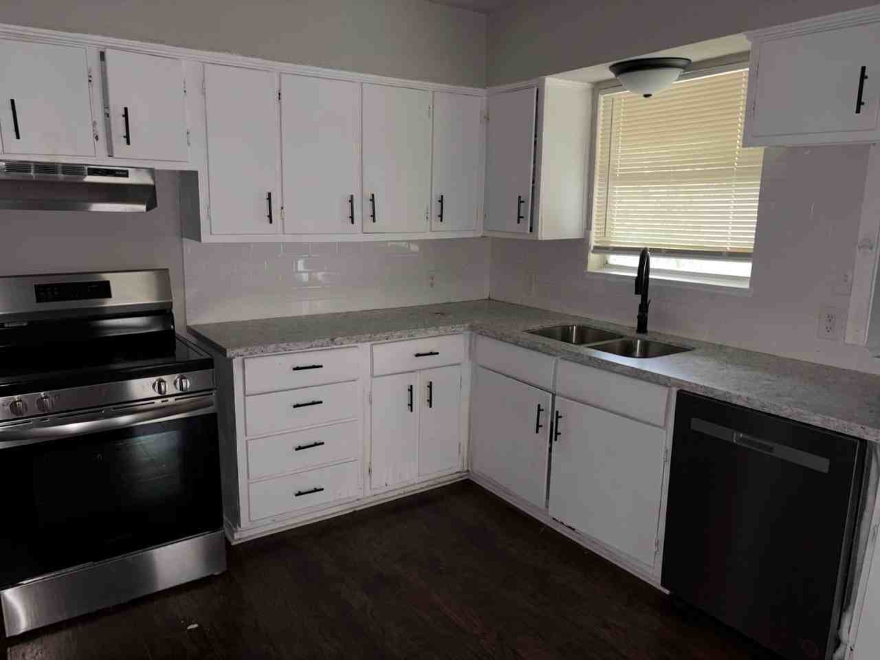 6122 Glenhurst Dr #6122 - Photo 5 of 17