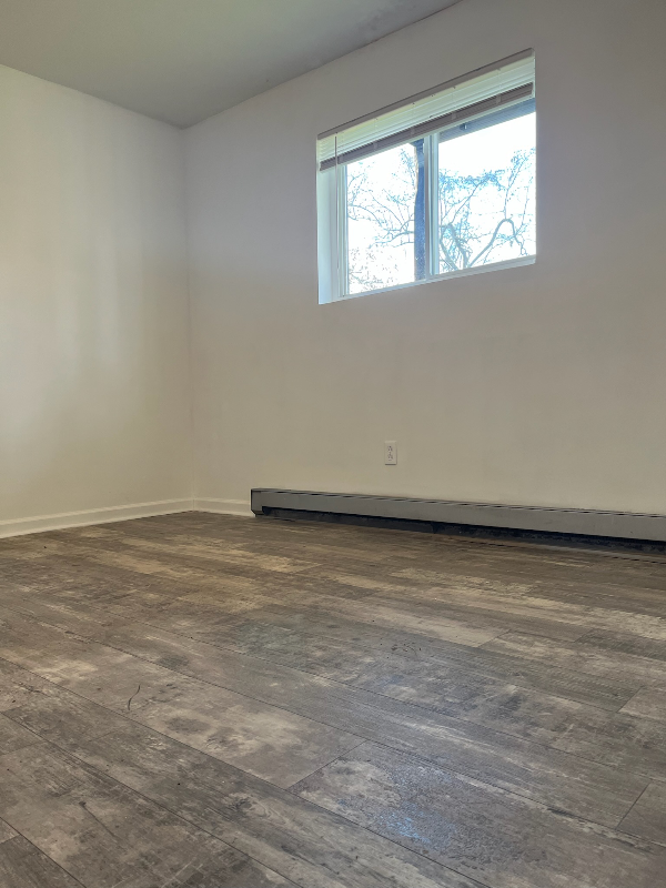 143 Hendricks Blvd - Photo 7 of 12