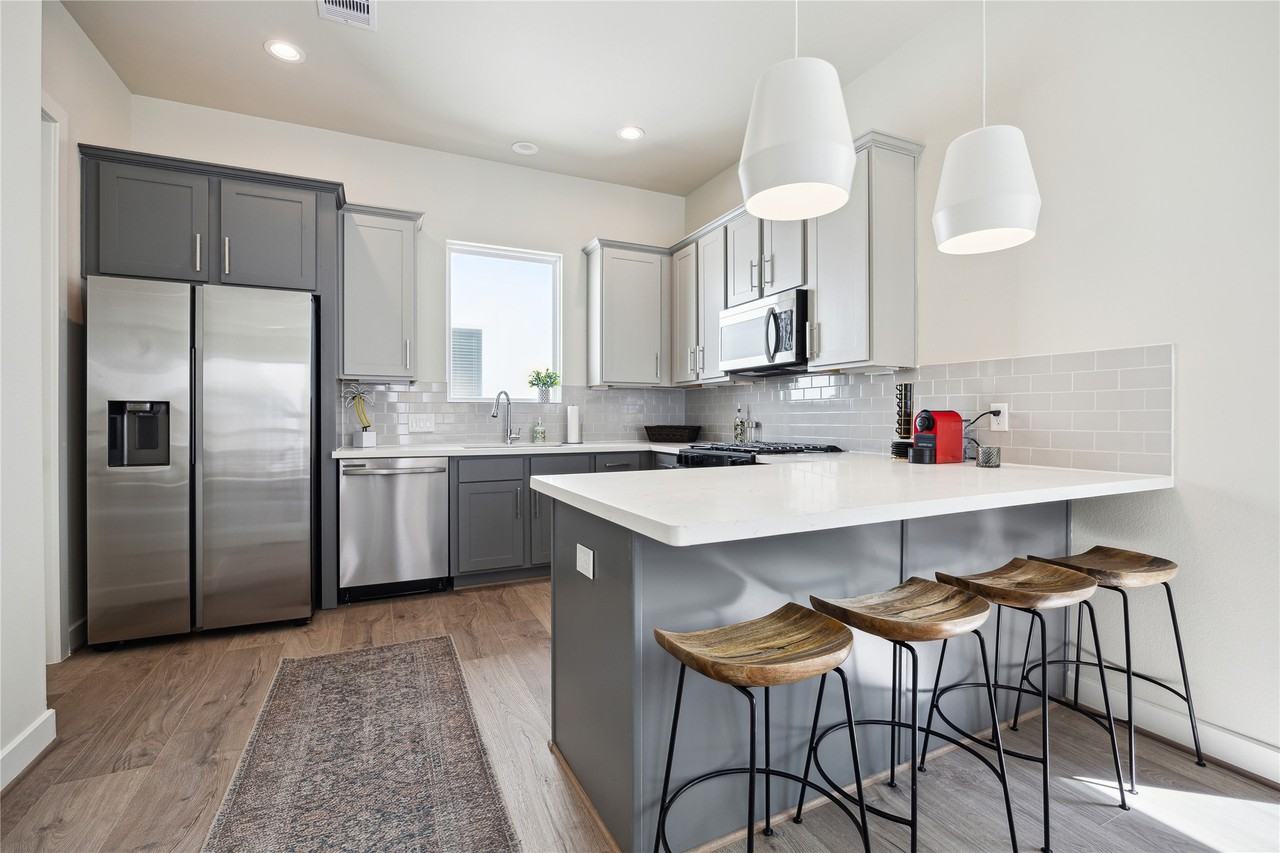 137 Eastwood St #137 - Photo 6 of 7