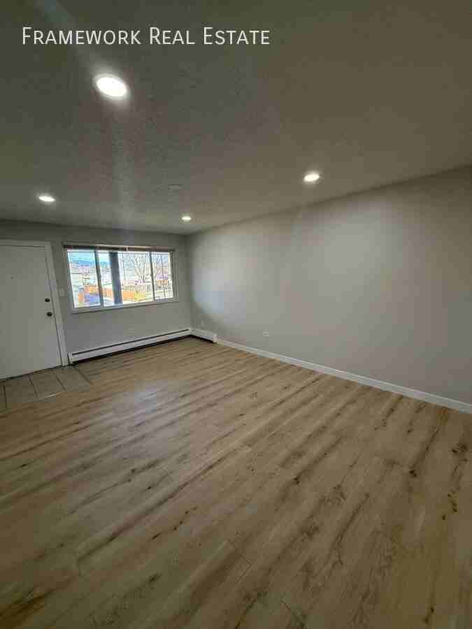 4380 Moore St #1 - Photo 3 of 18