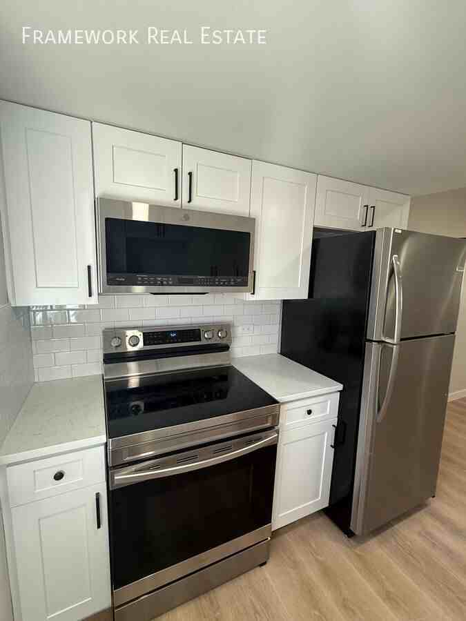 4380 Moore St #1 - Photo 7 of 18