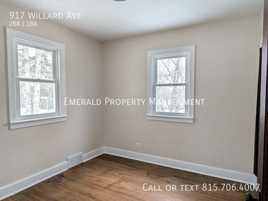 917 Willard Ave - Photo 6 of 8