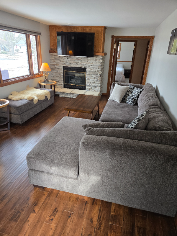 1623 Jay Ln - Photo 3 of 11