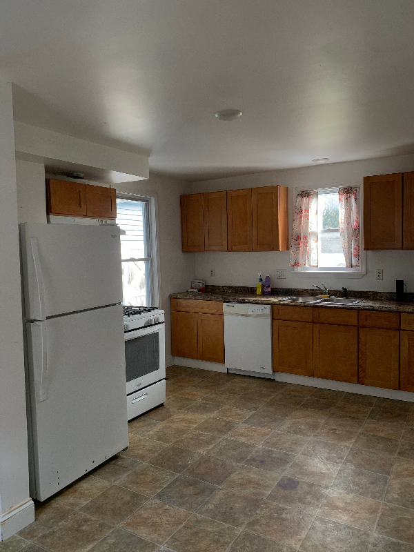 1402 E River Rd - Photo 7 of 7