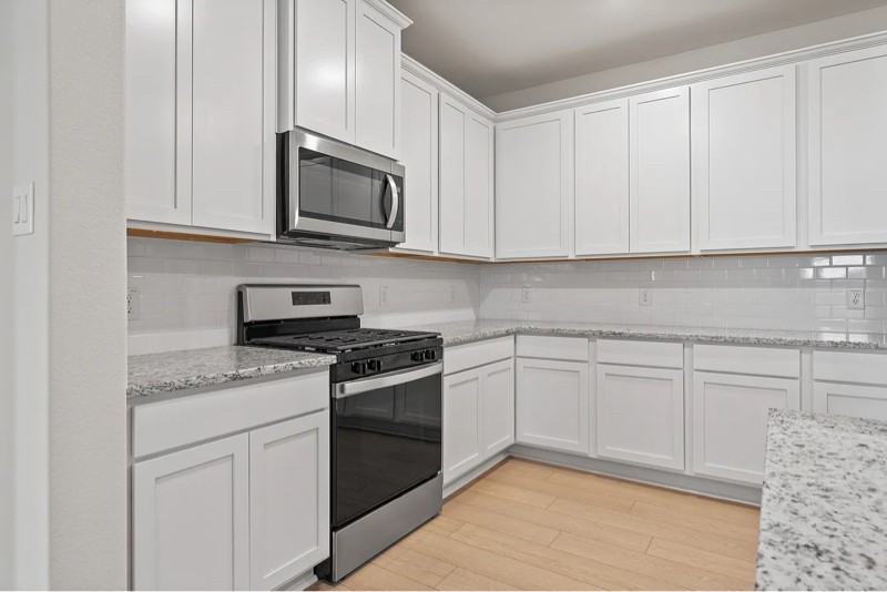 1334 Windermere Way - Photo 5 of 18