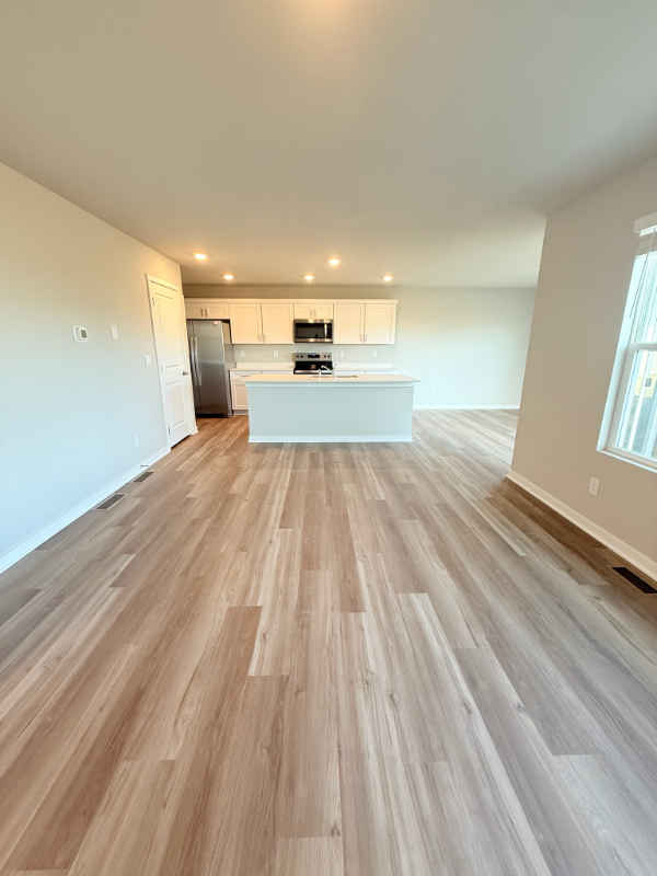 7809 N 169th St - Photo 6 of 39