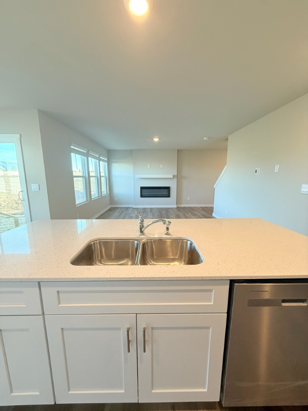 7809 N 169th St - Photo 7 of 39