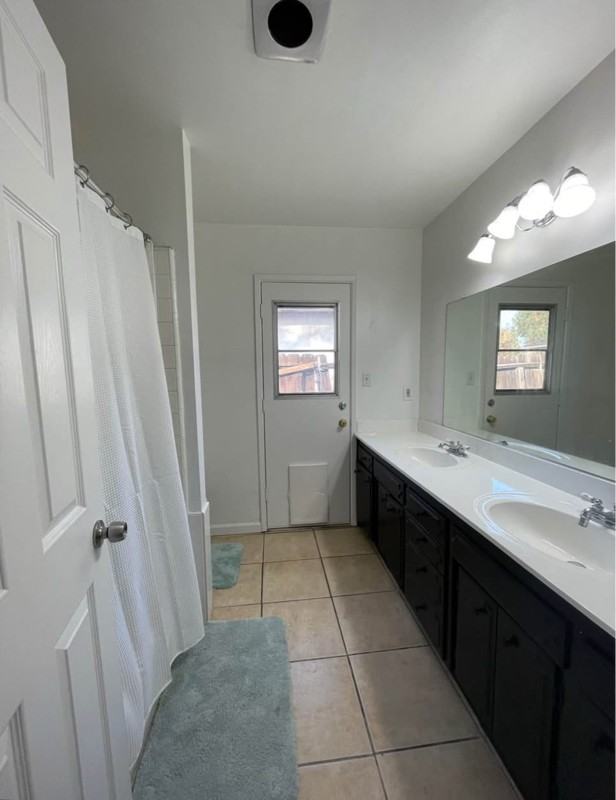 3272 W Browning Ave - Photo 4 of 15