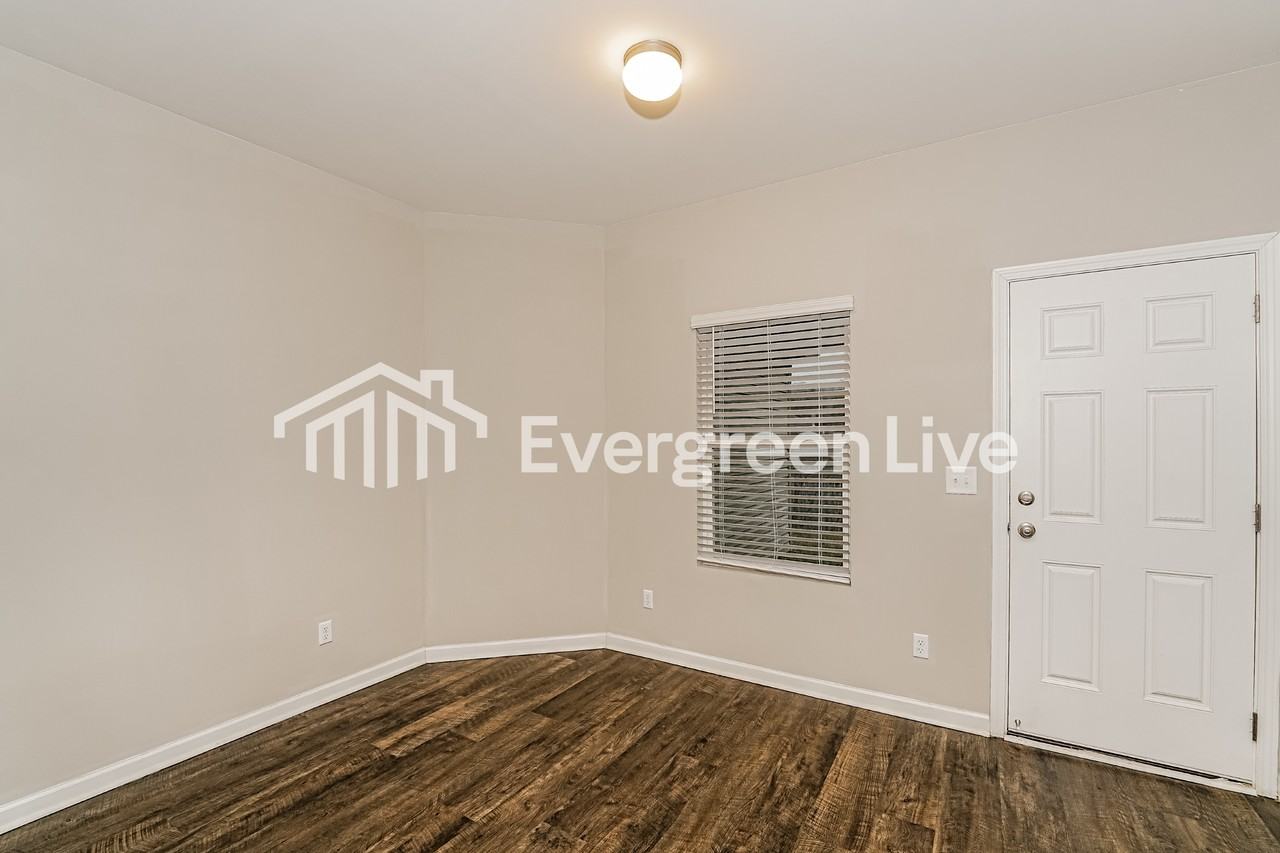 16366 Creek Dr - Photo 4 of 15