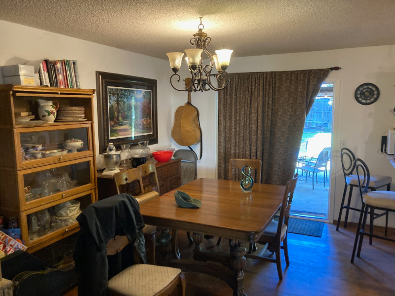 8831 Debra Ave - Photo 3 of 12