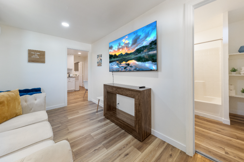 227 S Main St - Photo 4 of 18