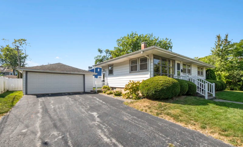 18314 Dundee Ave - Photo 2 of 2