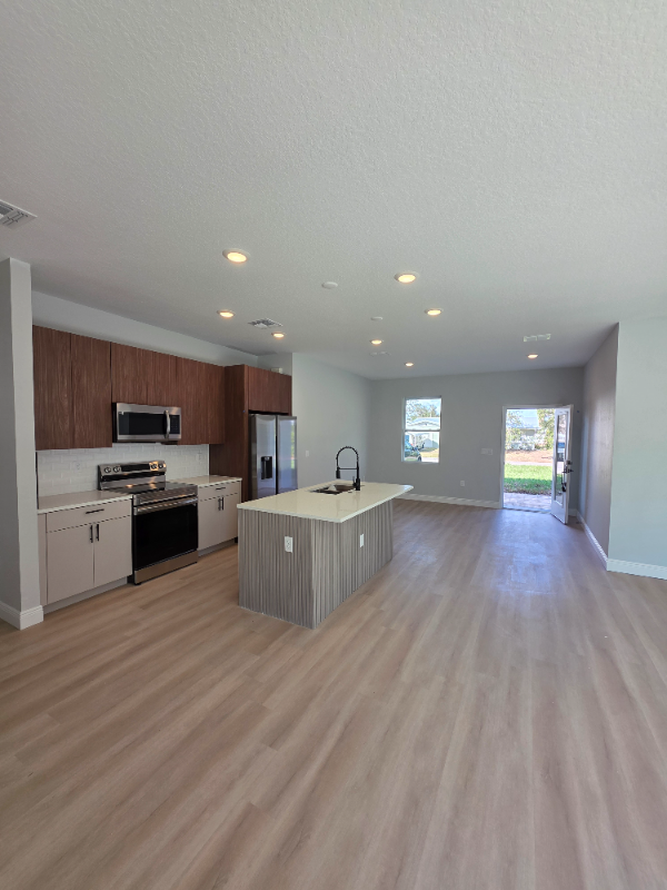 22561 Alcorn Ave - Photo 3 of 24