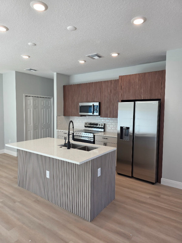 22561 Alcorn Ave - Photo 4 of 24