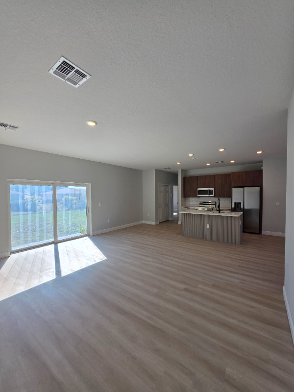 22561 Alcorn Ave - Photo 7 of 24