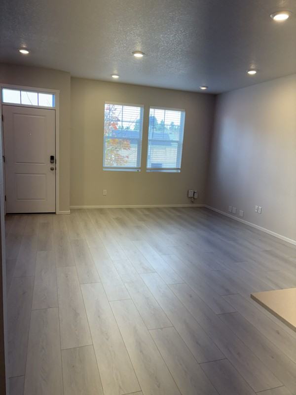 11729 Ne 28th St - Photo 3 of 12