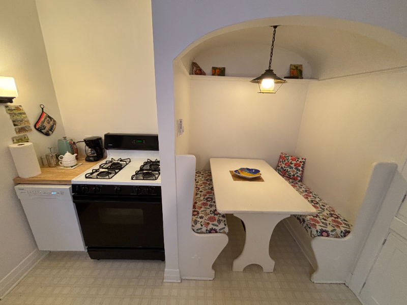 218 Granada Ave - Photo 7 of 11