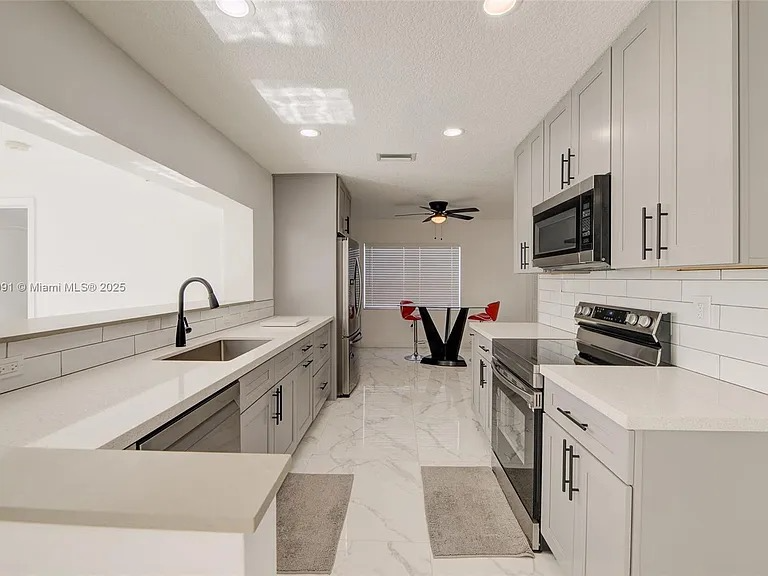 5030 Nw 41st Ct - Photo 3 of 11