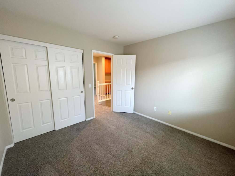 1057 Agate Ct - Photo 3 of 10