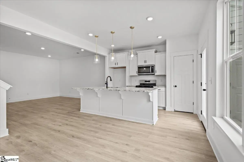 208 Curhill Ln - Photo 6 of 20