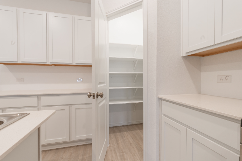 448 Keefer - Photo 5 of 20