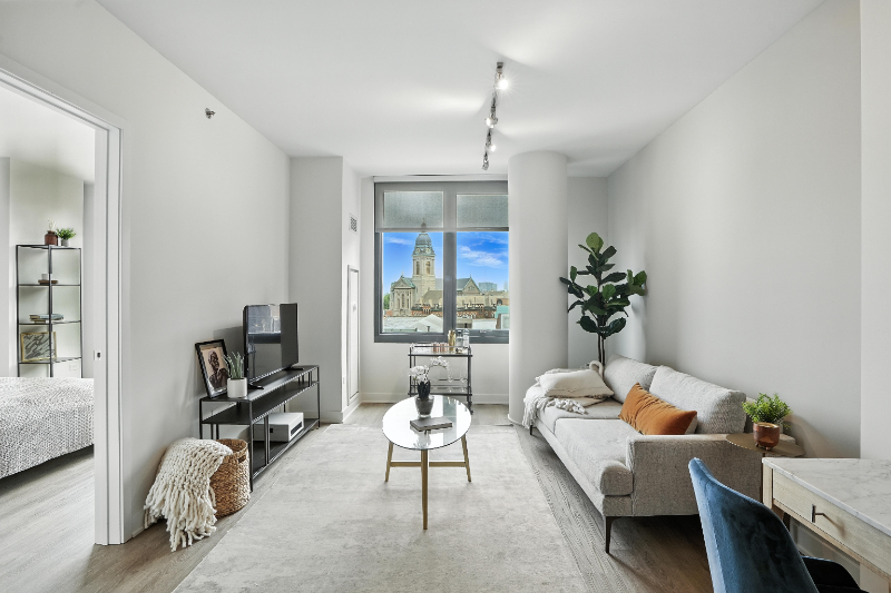 751 N Aberdeen St - Photo 2 of 14