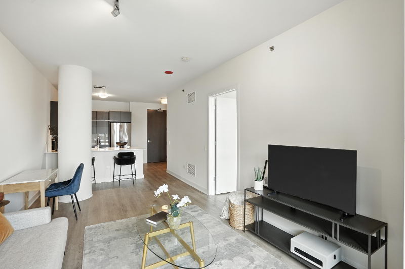 751 N Aberdeen St - Photo 3 of 14