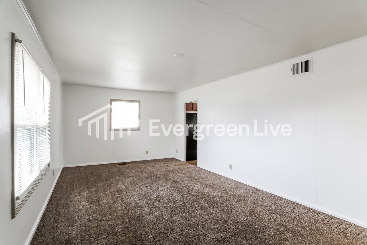 3189 Astor Ave - Photo 4 of 15