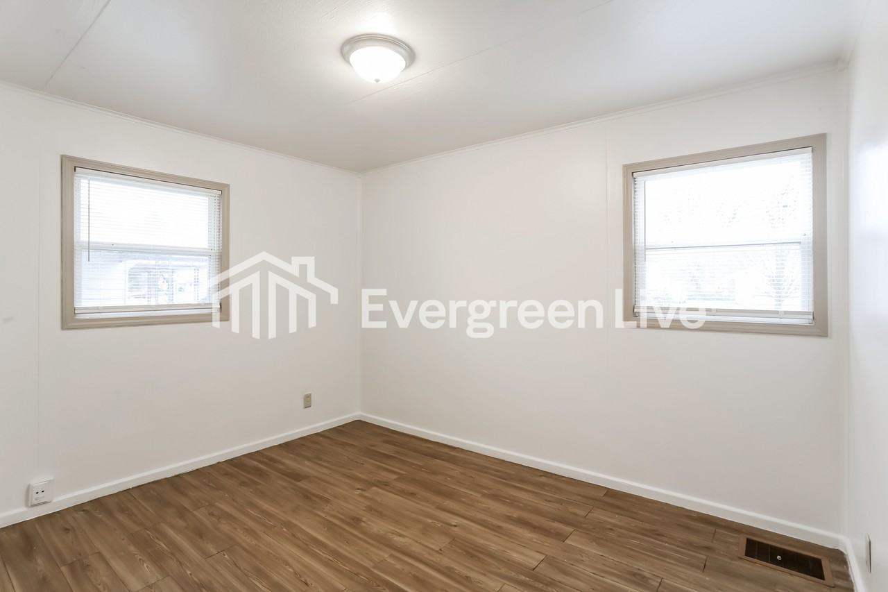 3189 Astor Ave - Photo 5 of 15