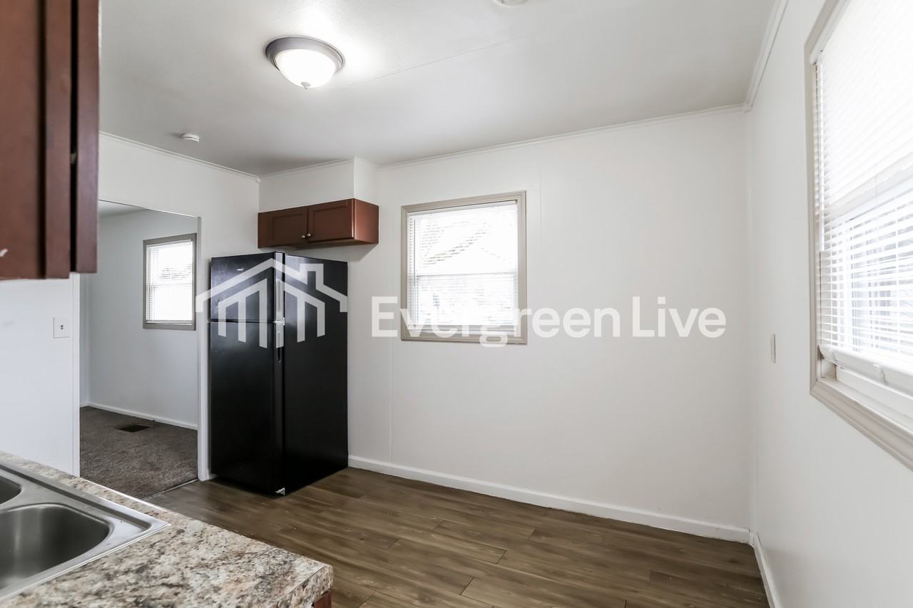 3189 Astor Ave - Photo 6 of 15