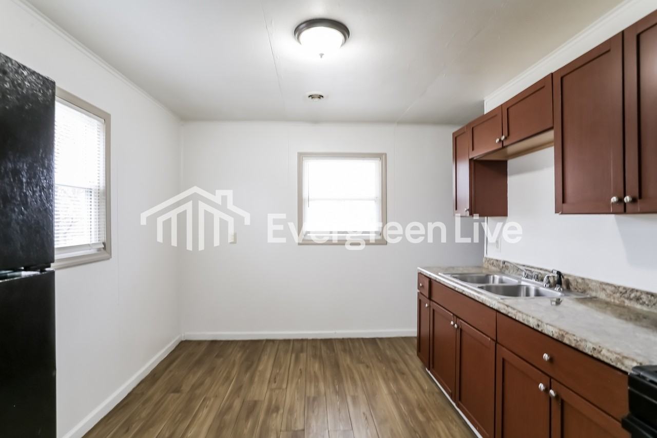 3189 Astor Ave - Photo 7 of 15