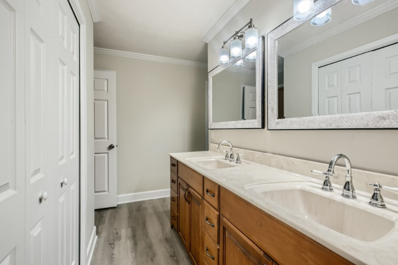 11092 Mandarin Station Dr E - Photo 2 of 9