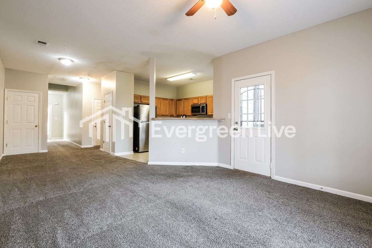 2318 Coach Way - Photo 4 of 15