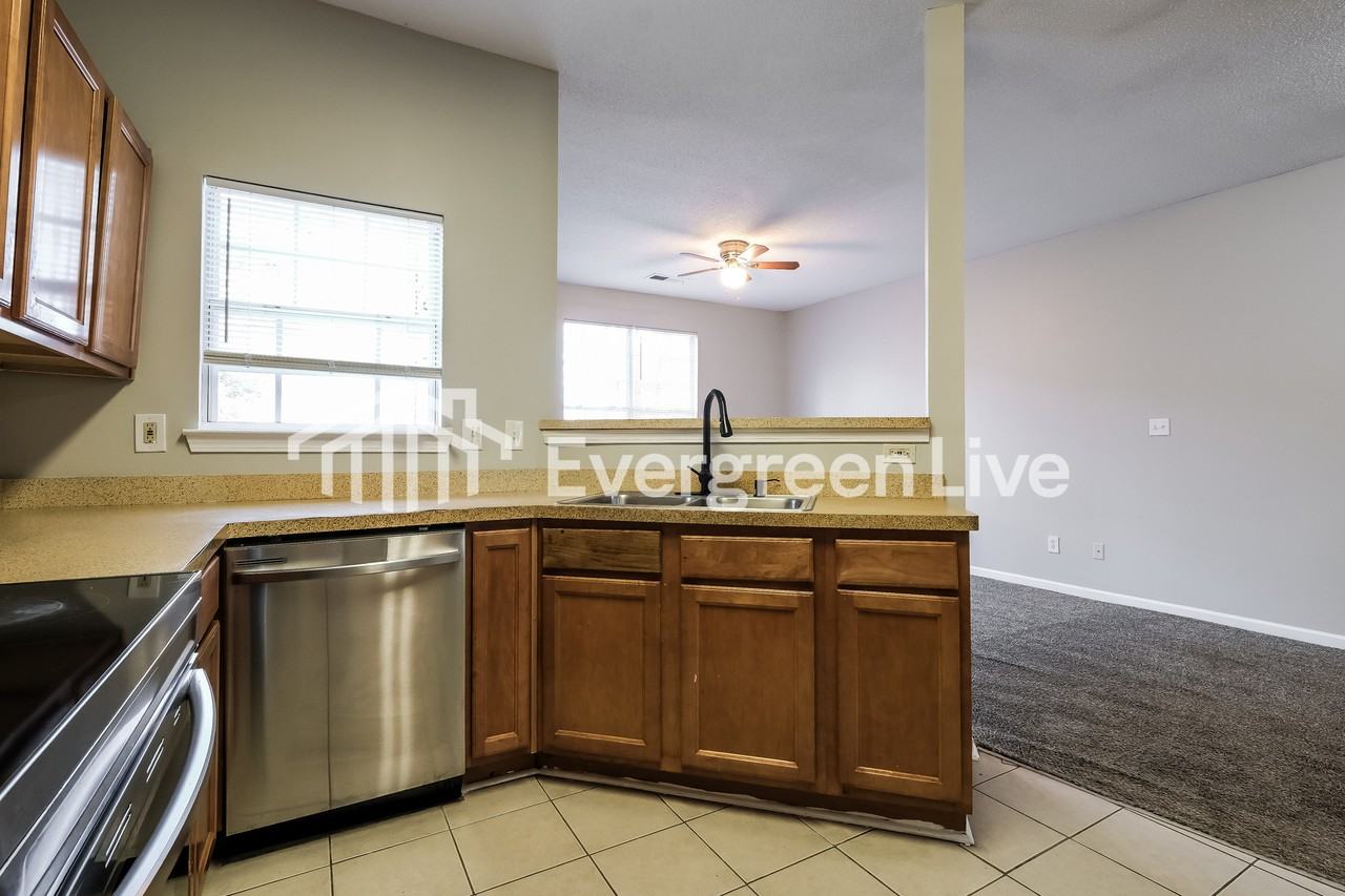 2318 Coach Way - Photo 6 of 15