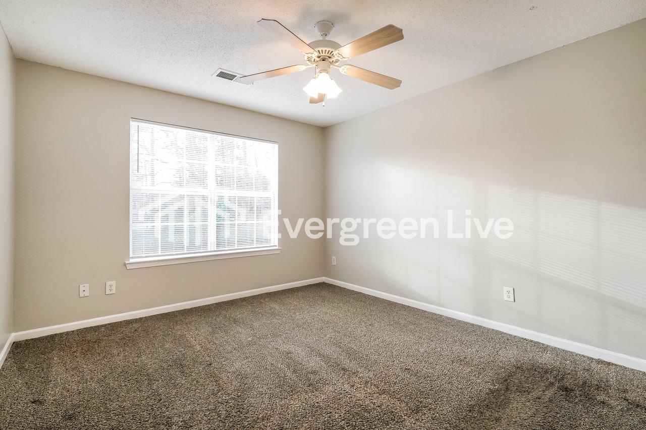 2318 Coach Way - Photo 7 of 15