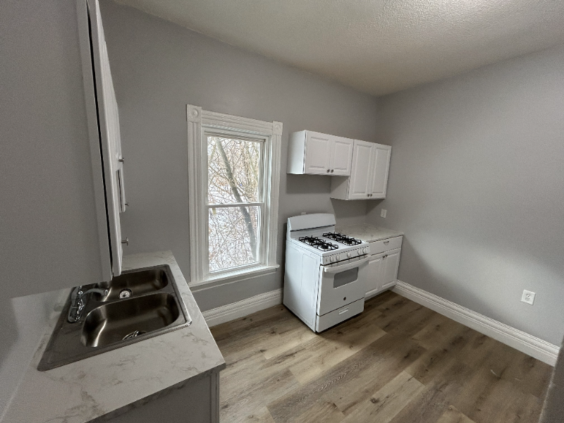 510 Cortland Ave #2ndFL - Photo 5 of 16