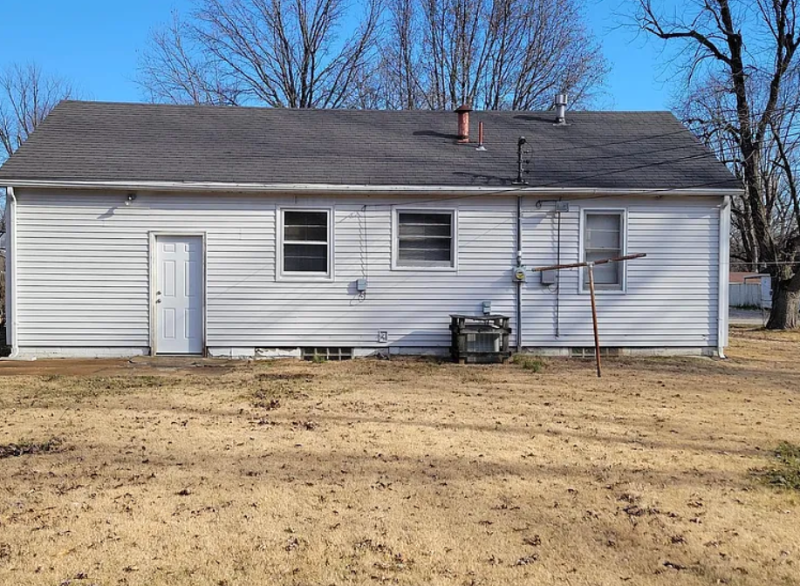 1716 Loretta Ave - Photo 3 of 3