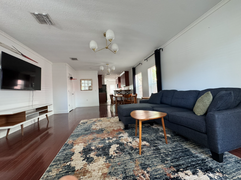 2117 W Spruce St - Photo 4 of 16