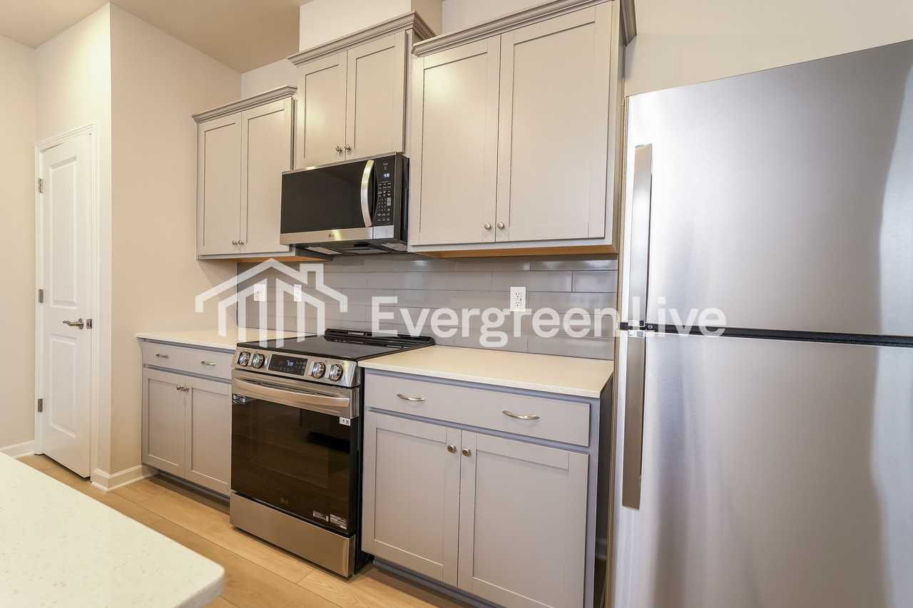 817 Pear Blossom Ct - Photo 5 of 15