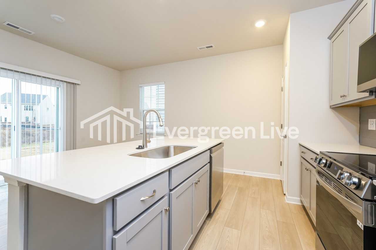 817 Pear Blossom Ct - Photo 6 of 15