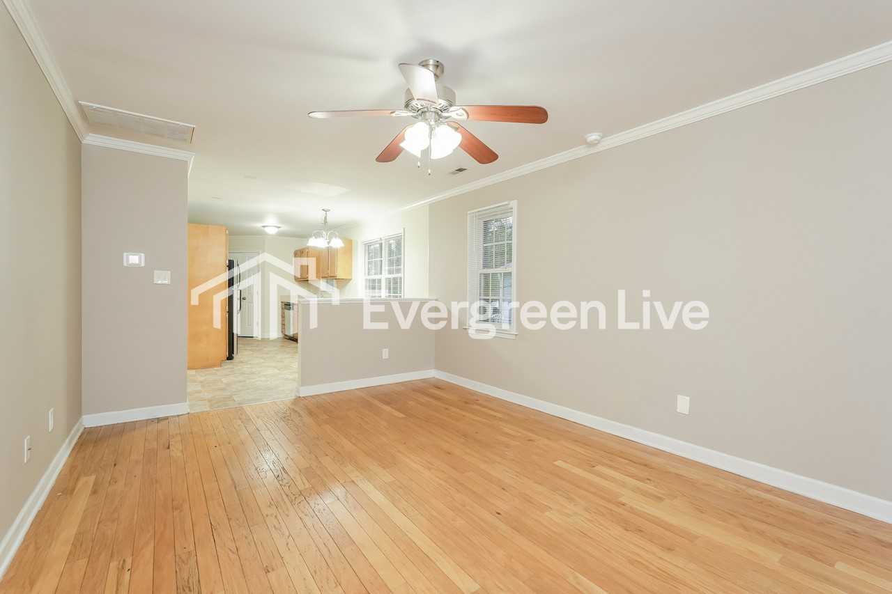 1648 Thompson Dr - Photo 6 of 15