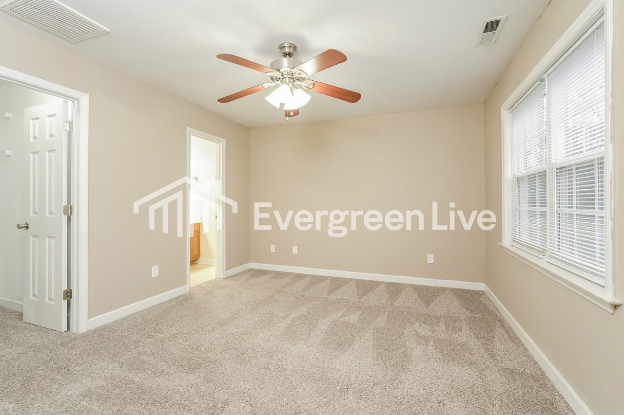 1648 Thompson Dr - Photo 7 of 15