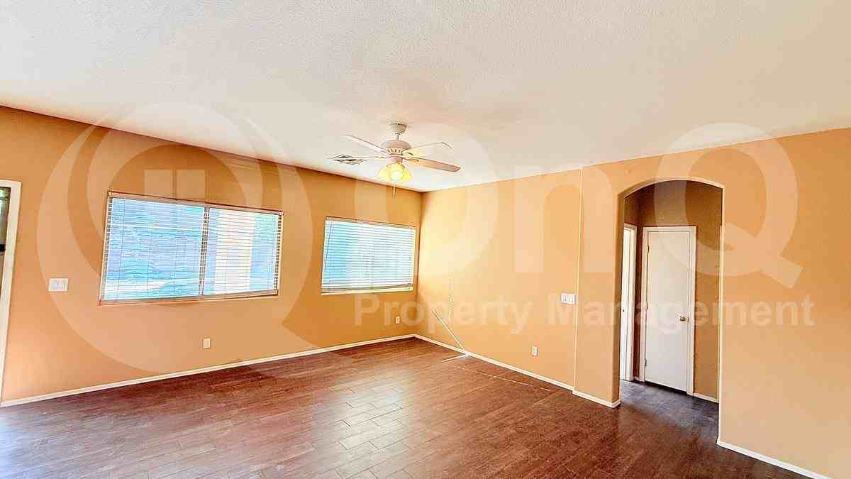 1145 E Locust Dr - Photo 5 of 10