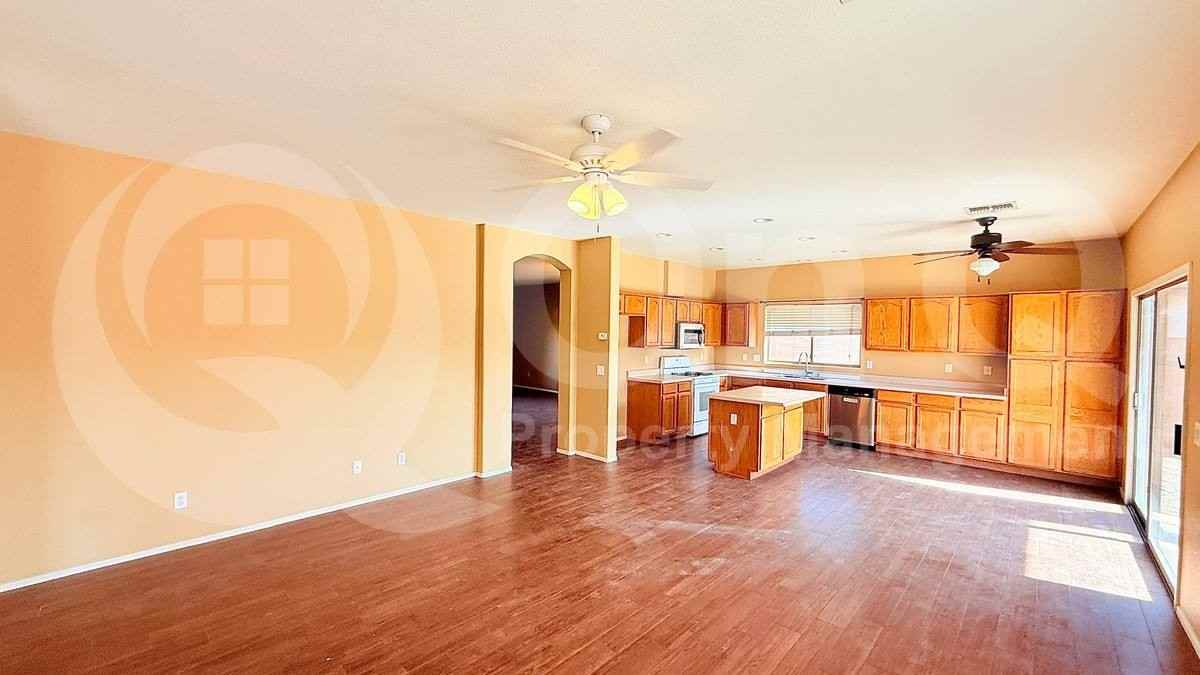 1145 E Locust Dr - Photo 6 of 10